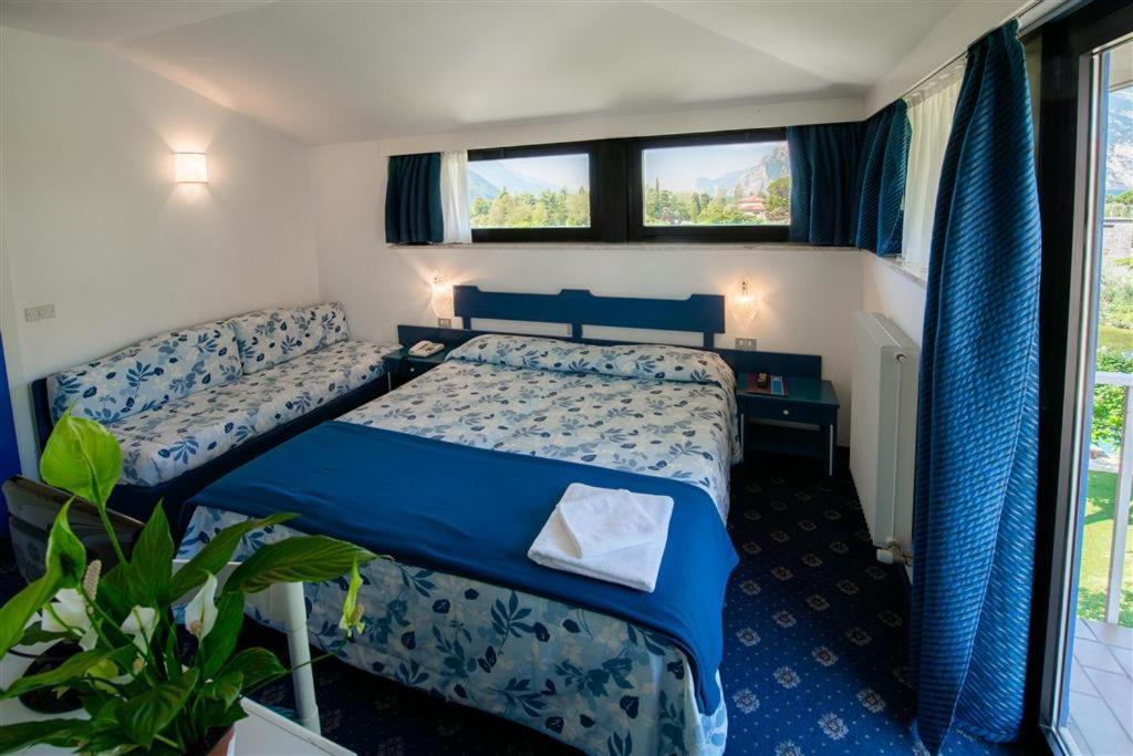 Bike & Wind Hotel Villa Maria Torbole Sul Garda Екстериор снимка