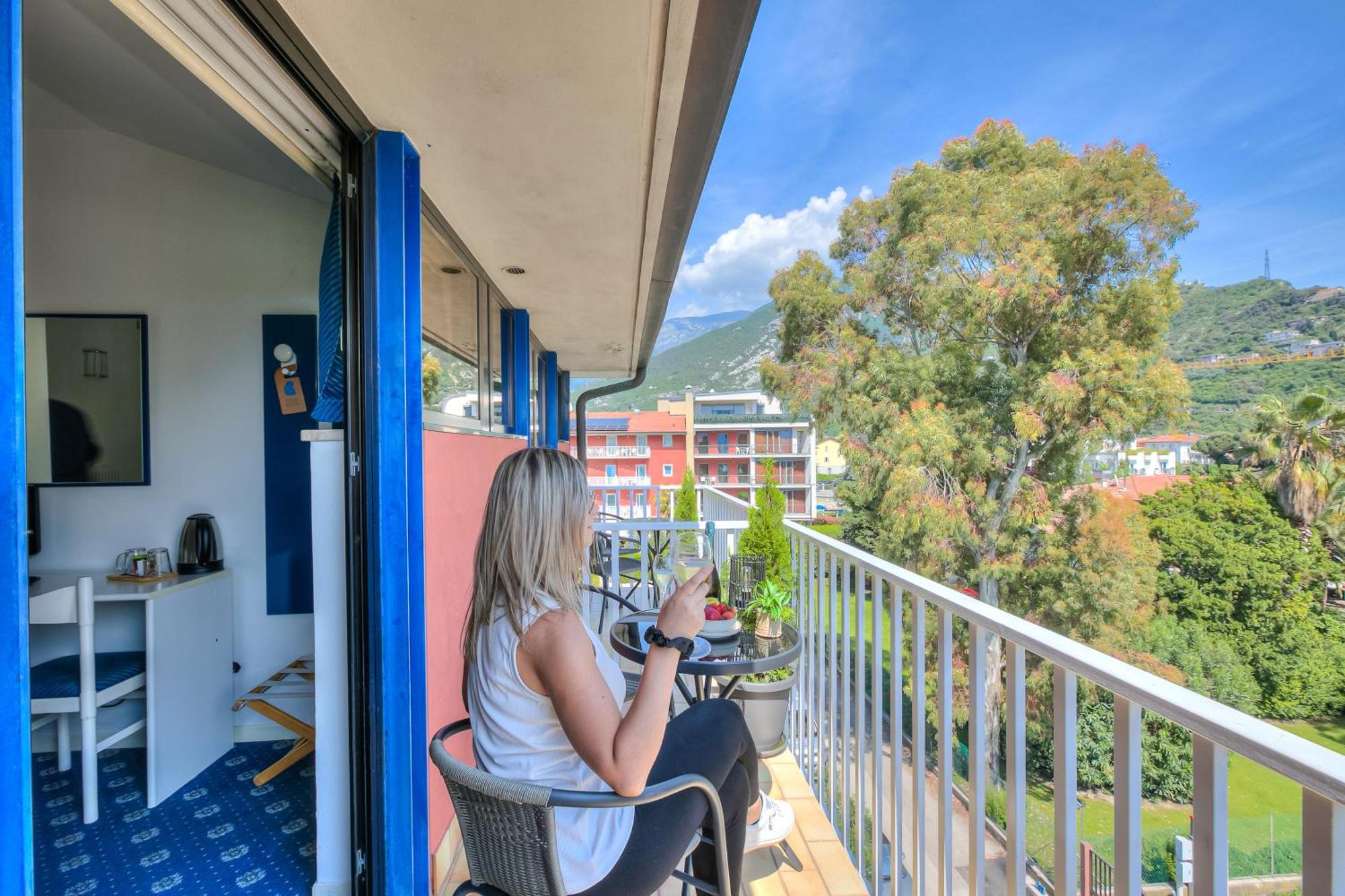 Bike & Wind Hotel Villa Maria Torbole Sul Garda Екстериор снимка