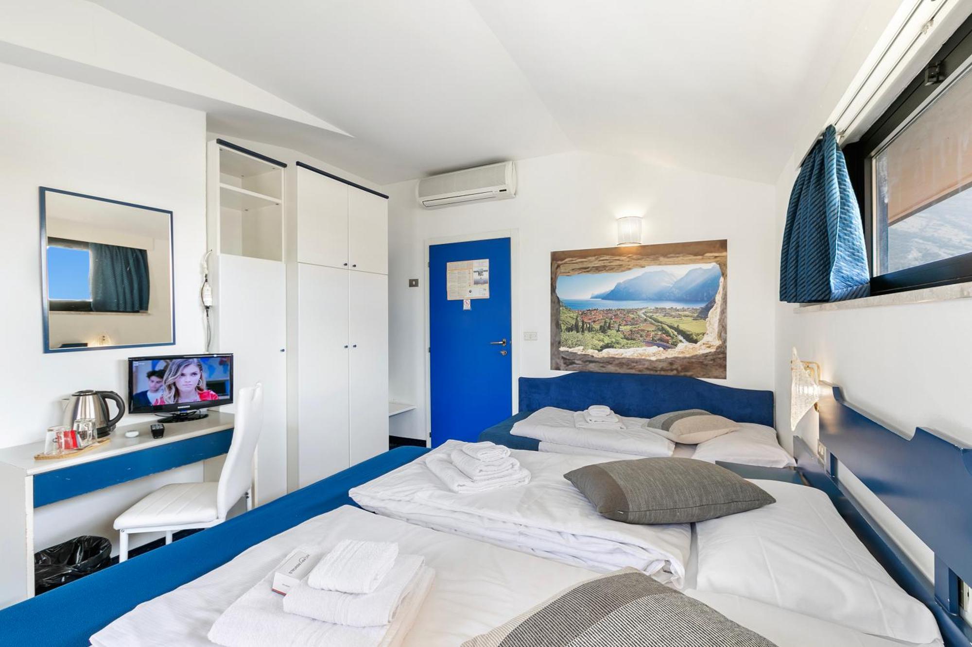 Bike & Wind Hotel Villa Maria Torbole Sul Garda Екстериор снимка