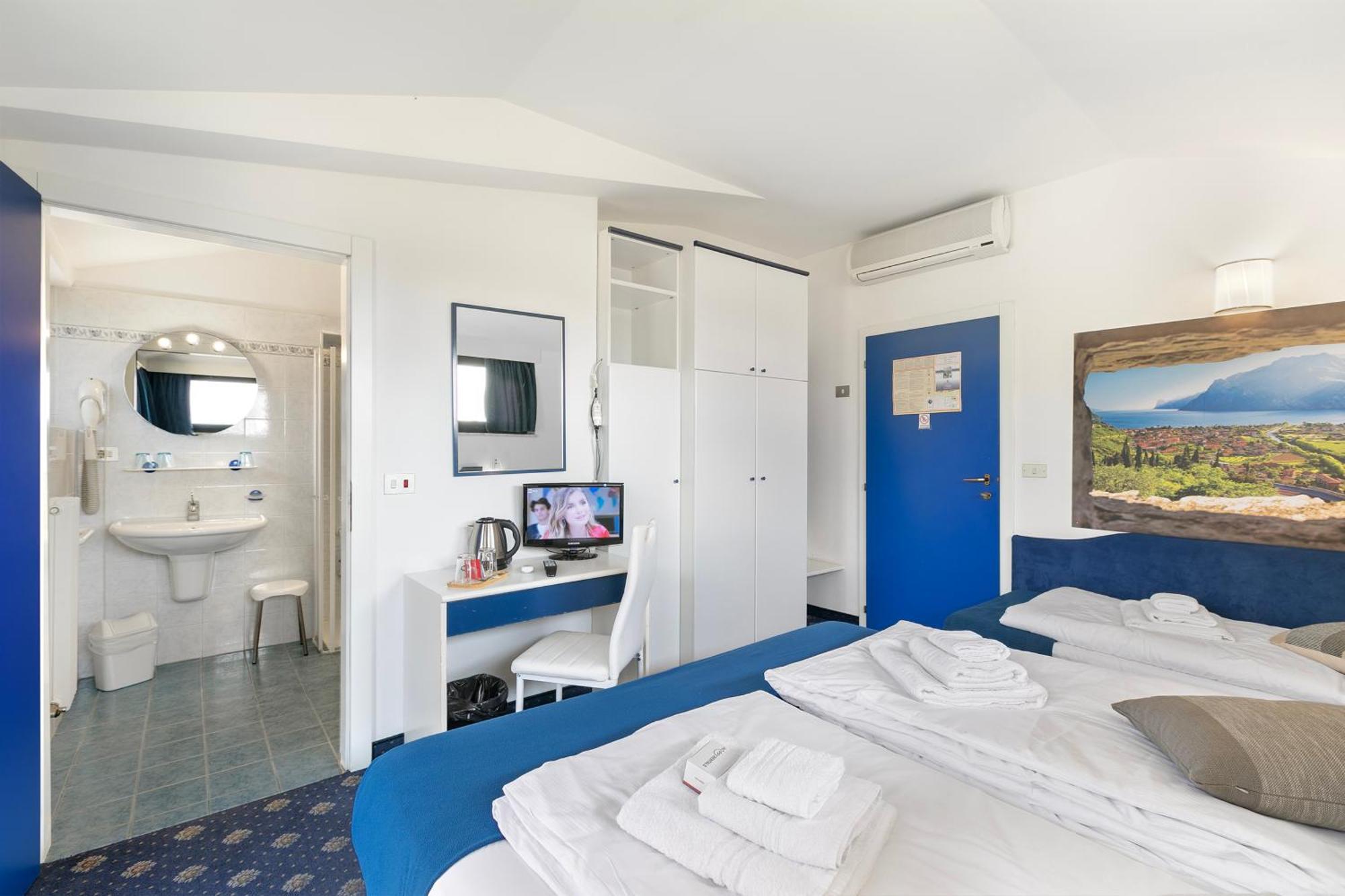 Bike & Wind Hotel Villa Maria Torbole Sul Garda Екстериор снимка