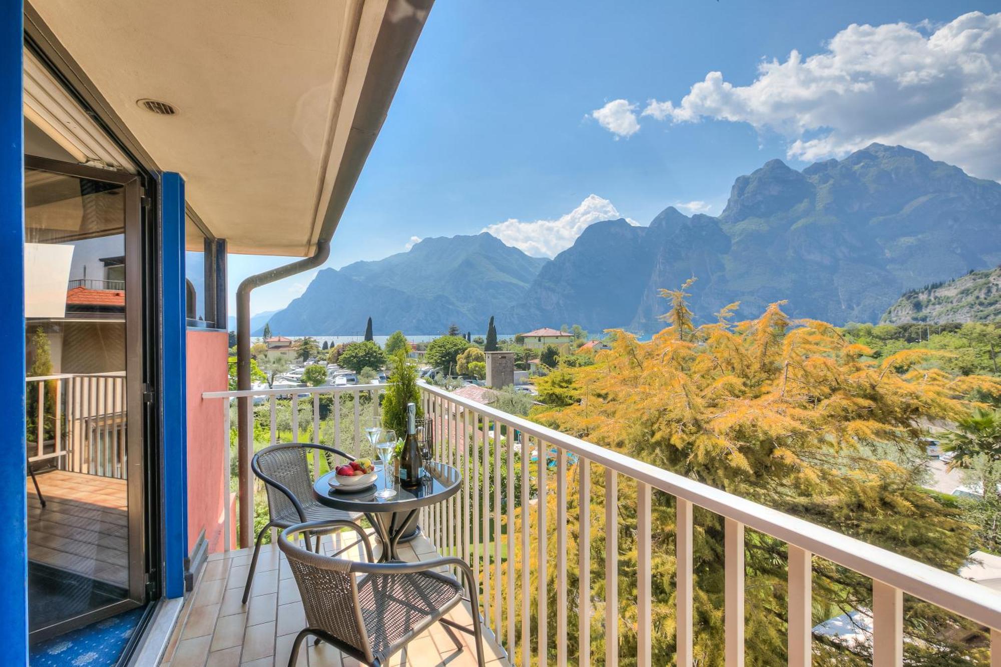 Bike & Wind Hotel Villa Maria Torbole Sul Garda Екстериор снимка