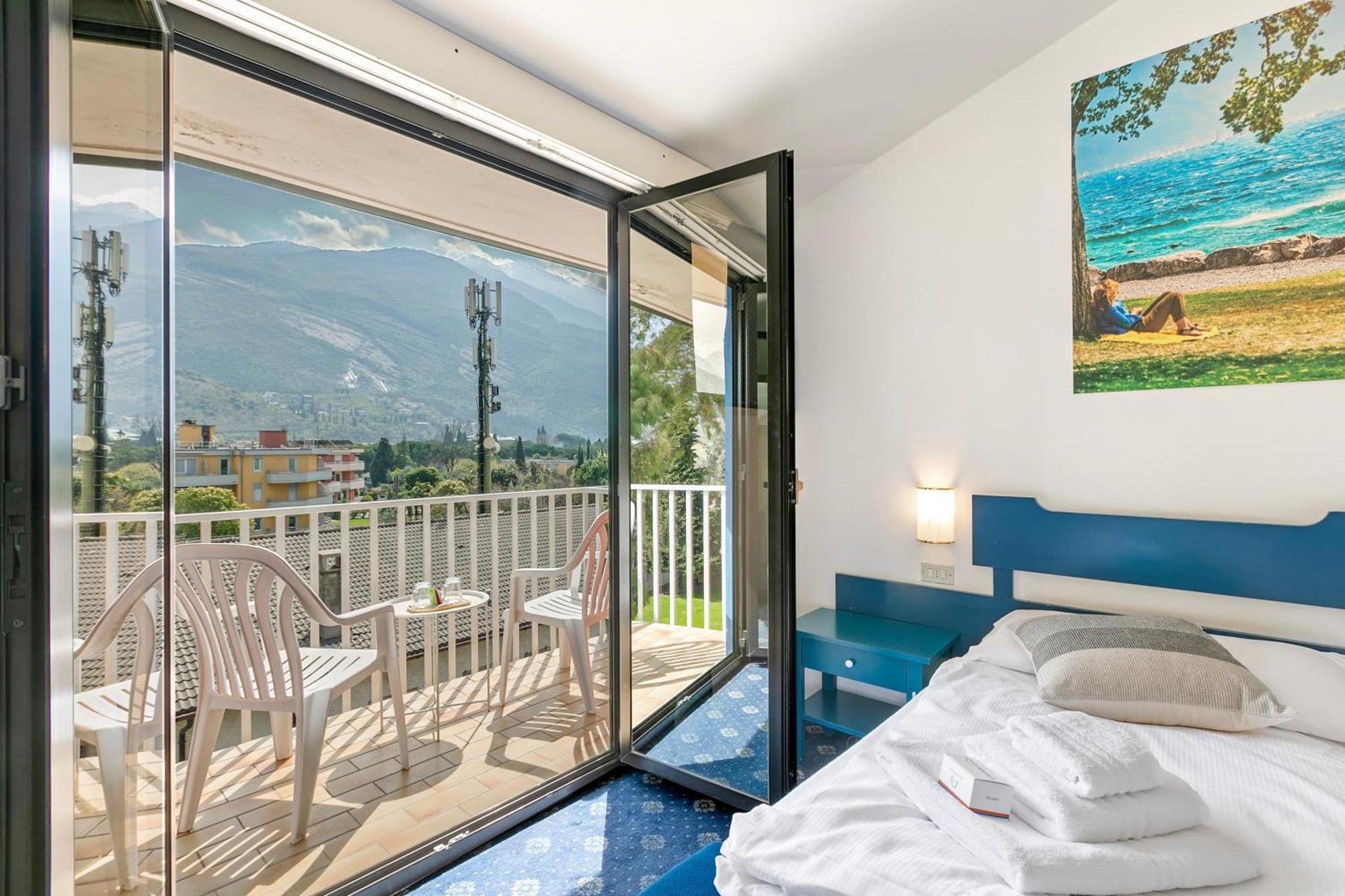 Bike & Wind Hotel Villa Maria Torbole Sul Garda Екстериор снимка