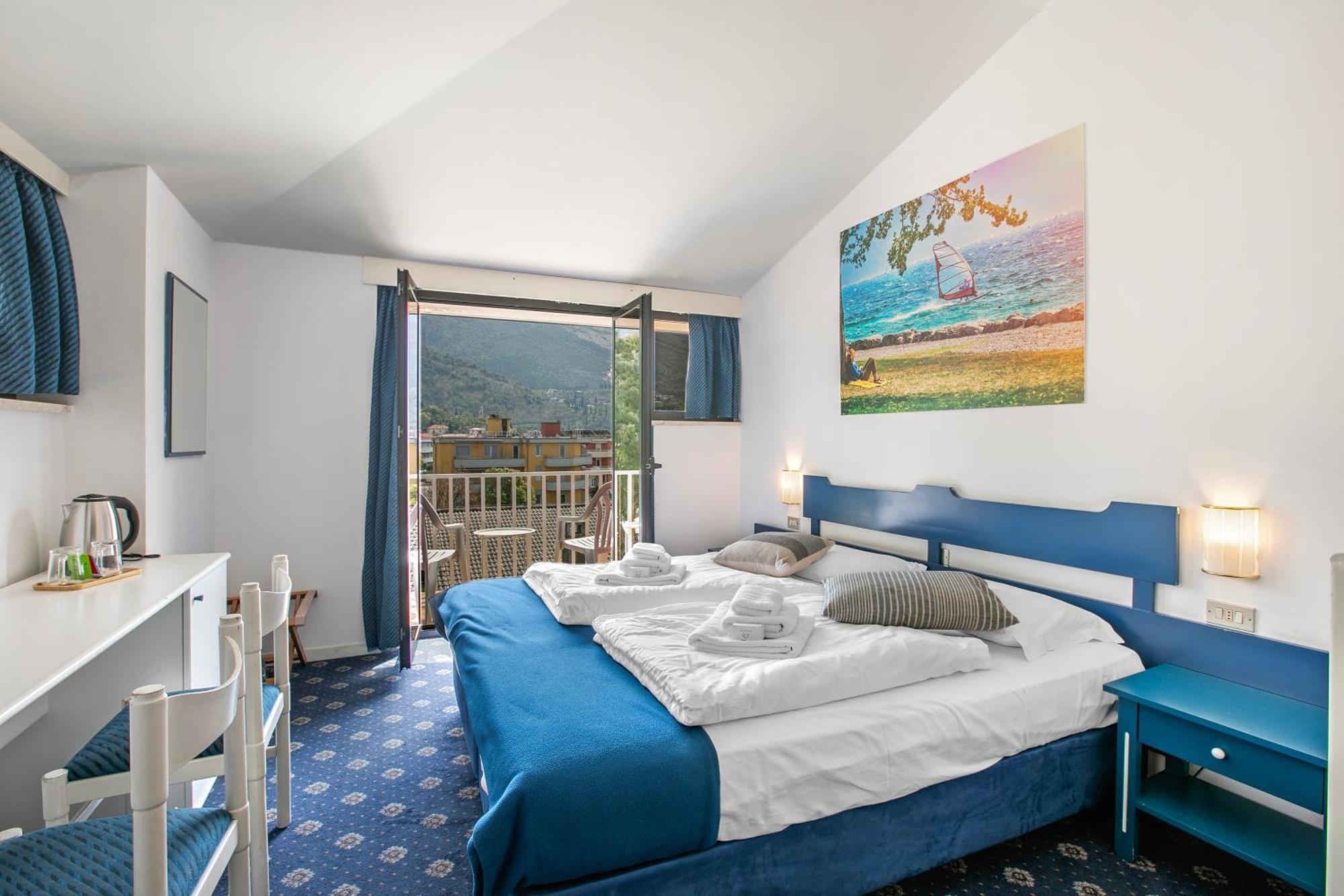 Bike & Wind Hotel Villa Maria Torbole Sul Garda Екстериор снимка