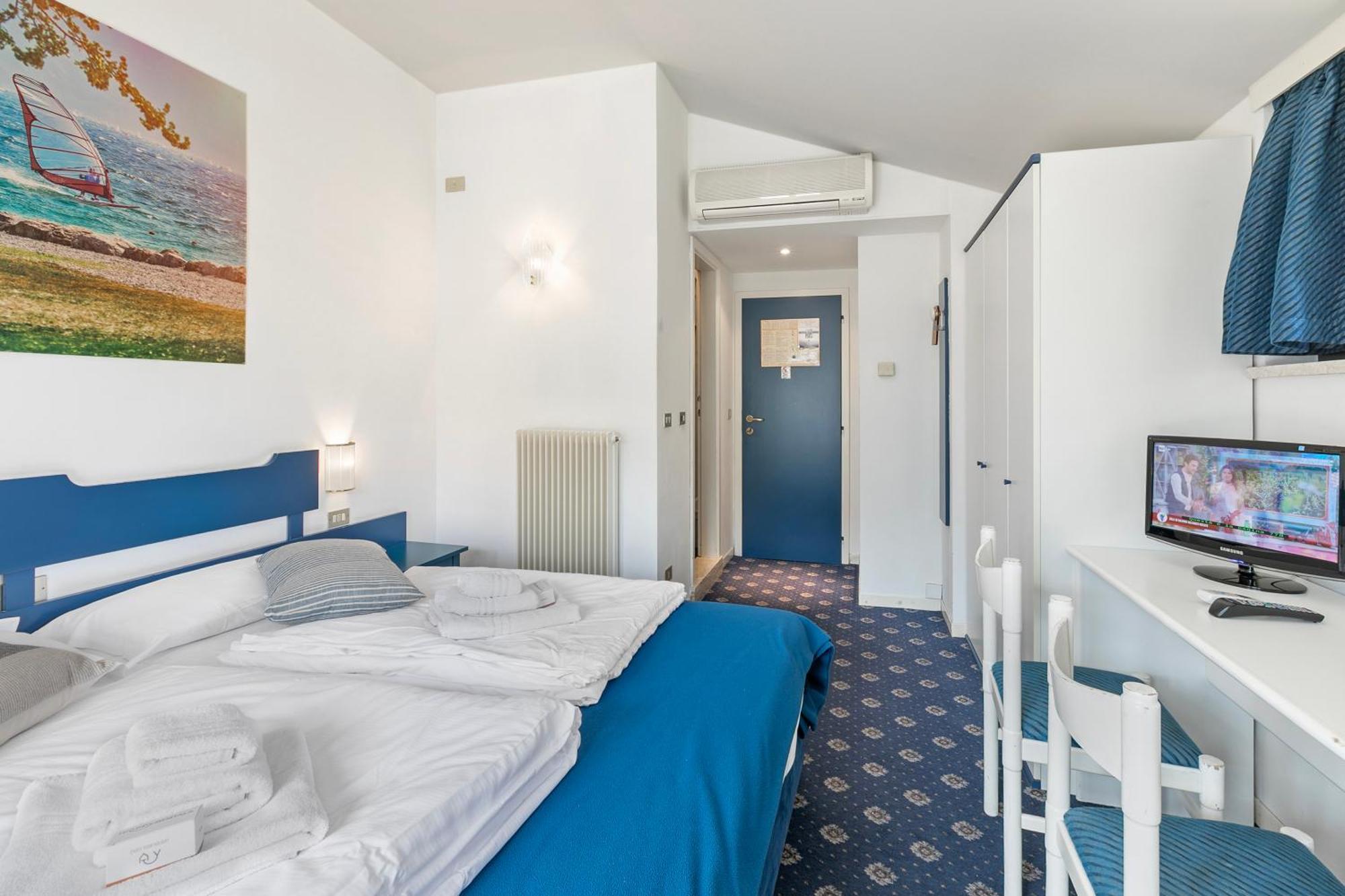 Bike & Wind Hotel Villa Maria Torbole Sul Garda Екстериор снимка