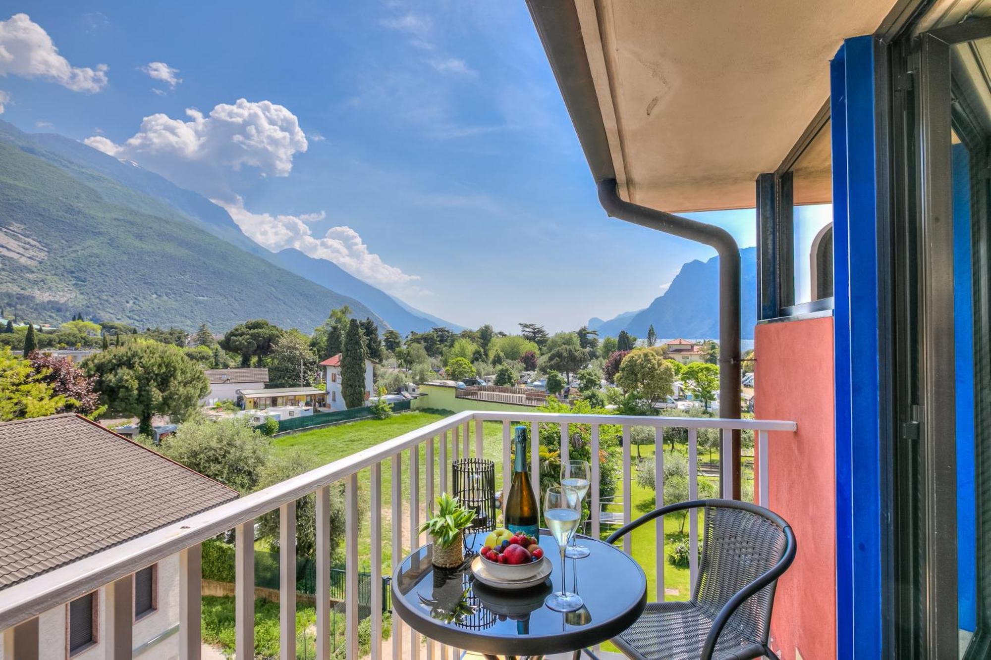 Bike & Wind Hotel Villa Maria Torbole Sul Garda Екстериор снимка