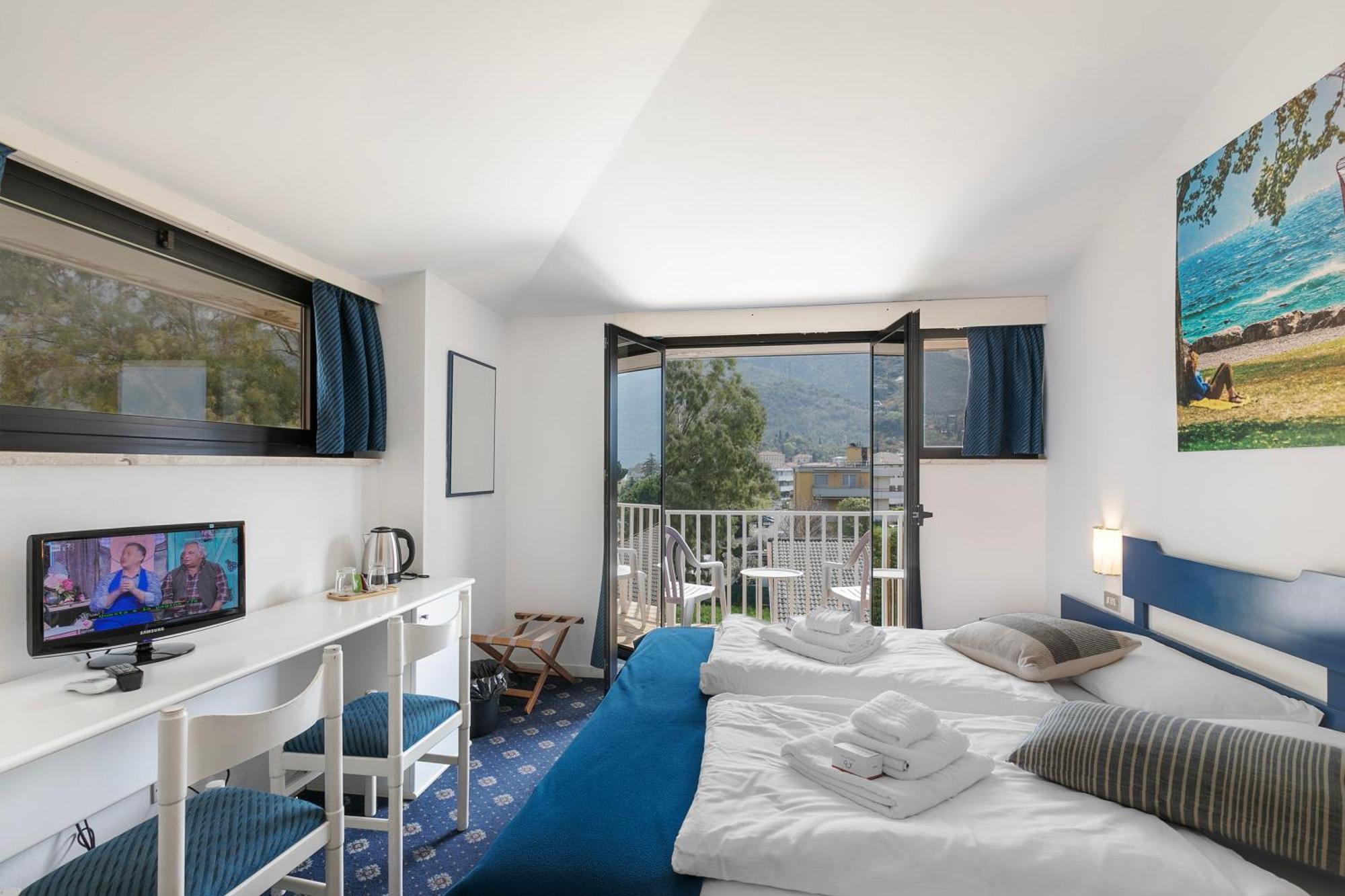 Bike & Wind Hotel Villa Maria Torbole Sul Garda Екстериор снимка