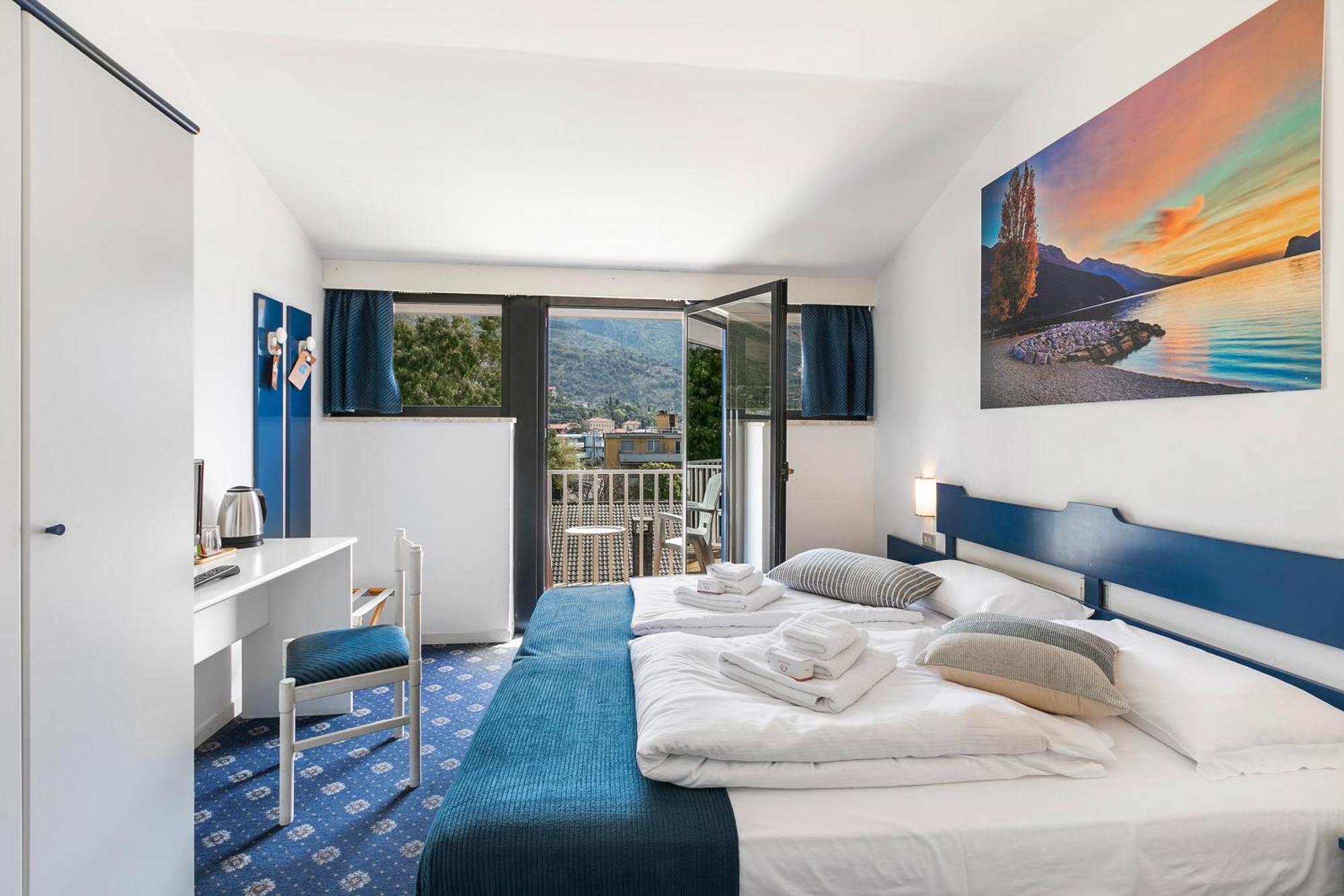 Bike & Wind Hotel Villa Maria Torbole Sul Garda Екстериор снимка