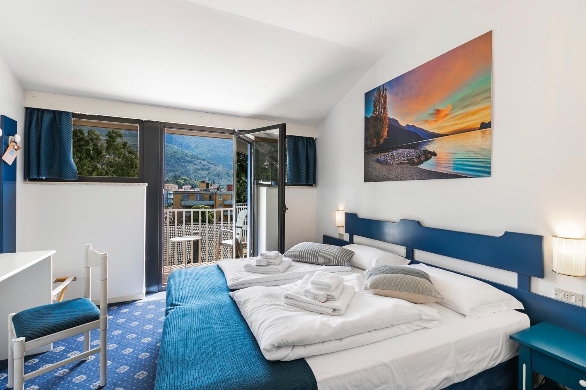 Bike & Wind Hotel Villa Maria Torbole Sul Garda Екстериор снимка
