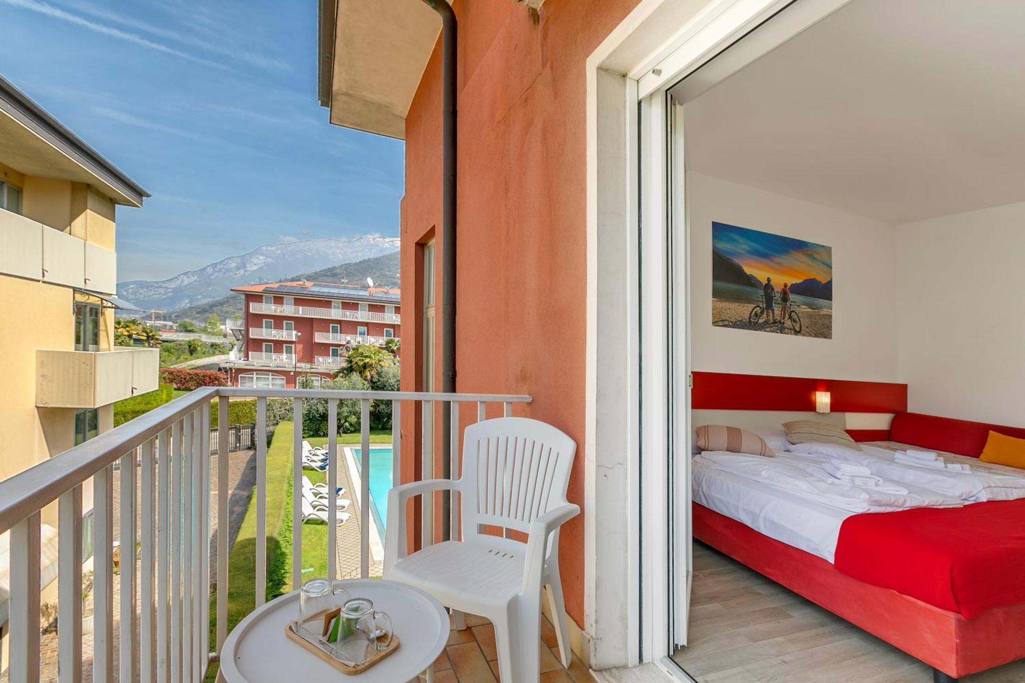 Bike & Wind Hotel Villa Maria Torbole Sul Garda Екстериор снимка